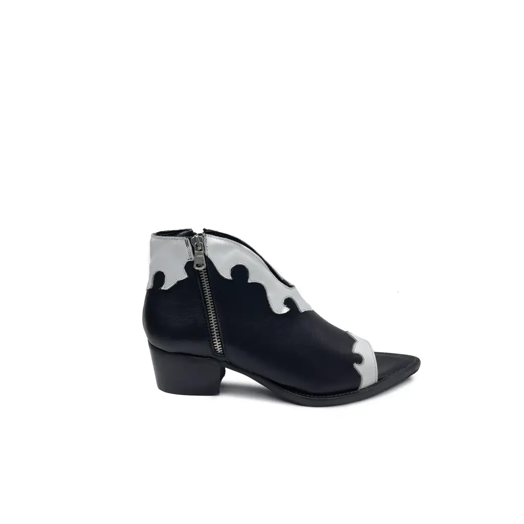 ART.0015 Peep-toe sandals in genuine black and white leather